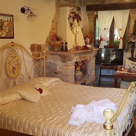 B&B La Casetta Sul Lago Colle di Tora Dış mekan fotoğraf