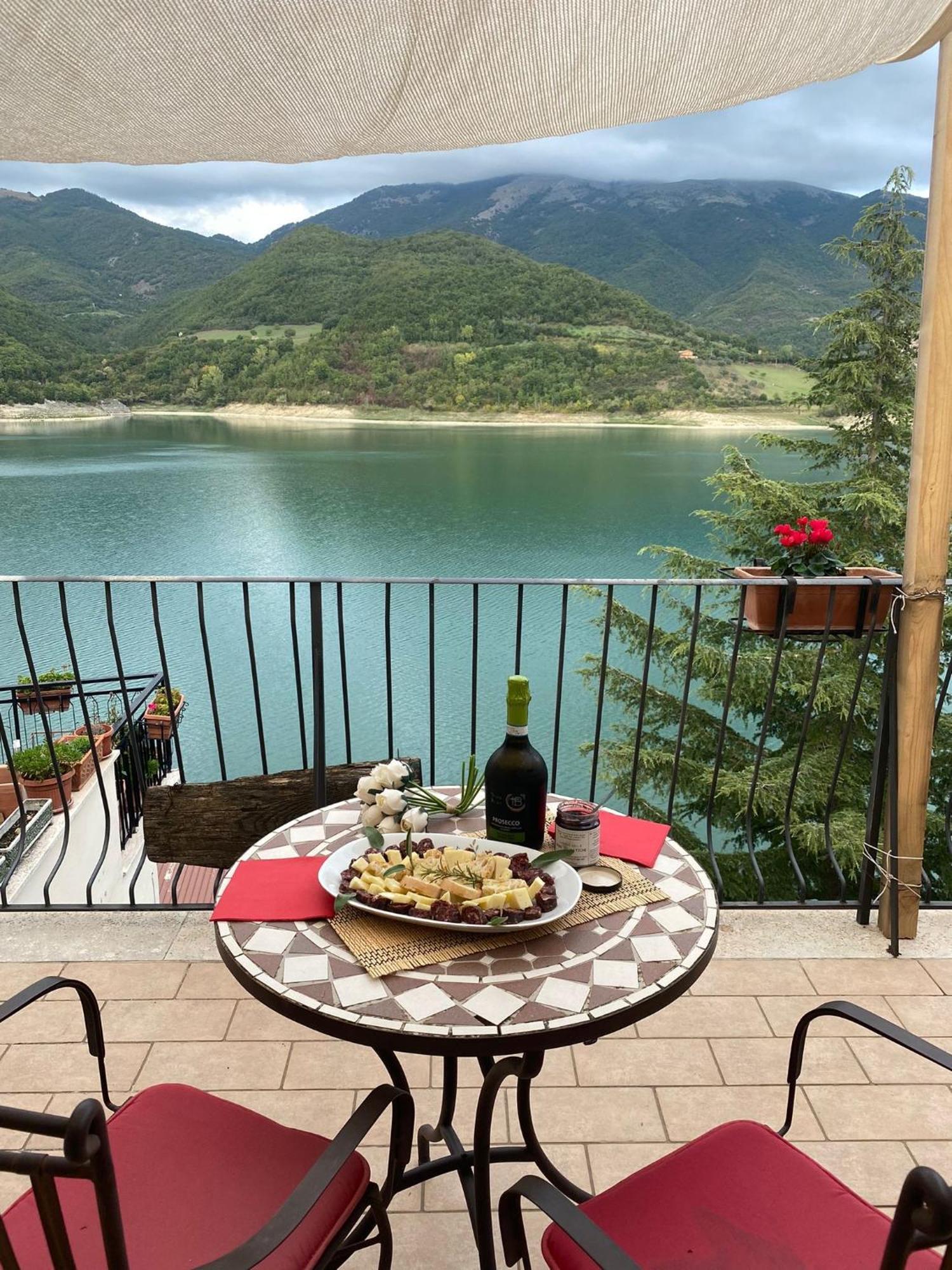 B&B La Casetta Sul Lago Colle di Tora Dış mekan fotoğraf