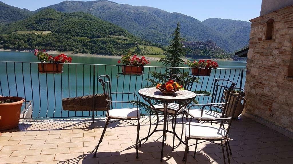B&B La Casetta Sul Lago Colle di Tora Dış mekan fotoğraf