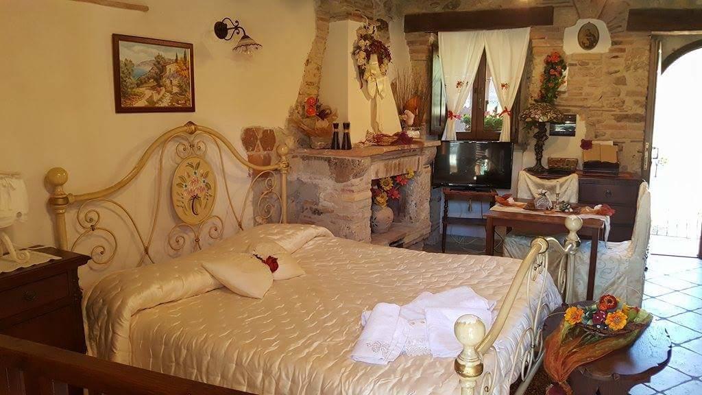 B&B La Casetta Sul Lago Colle di Tora Dış mekan fotoğraf